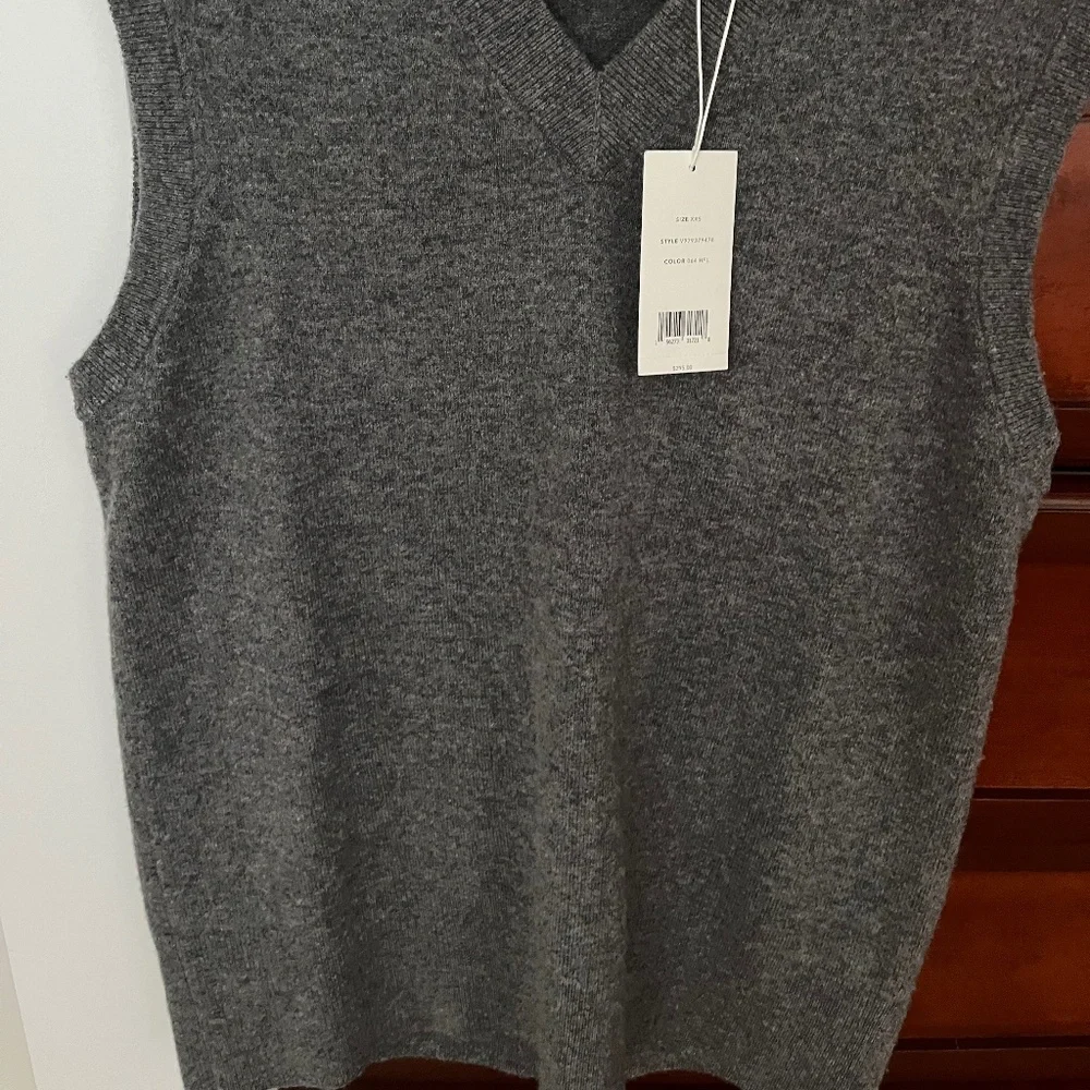 Vince Wool-Blend V-Neck Sweater Vest - Picture 2 of 4
